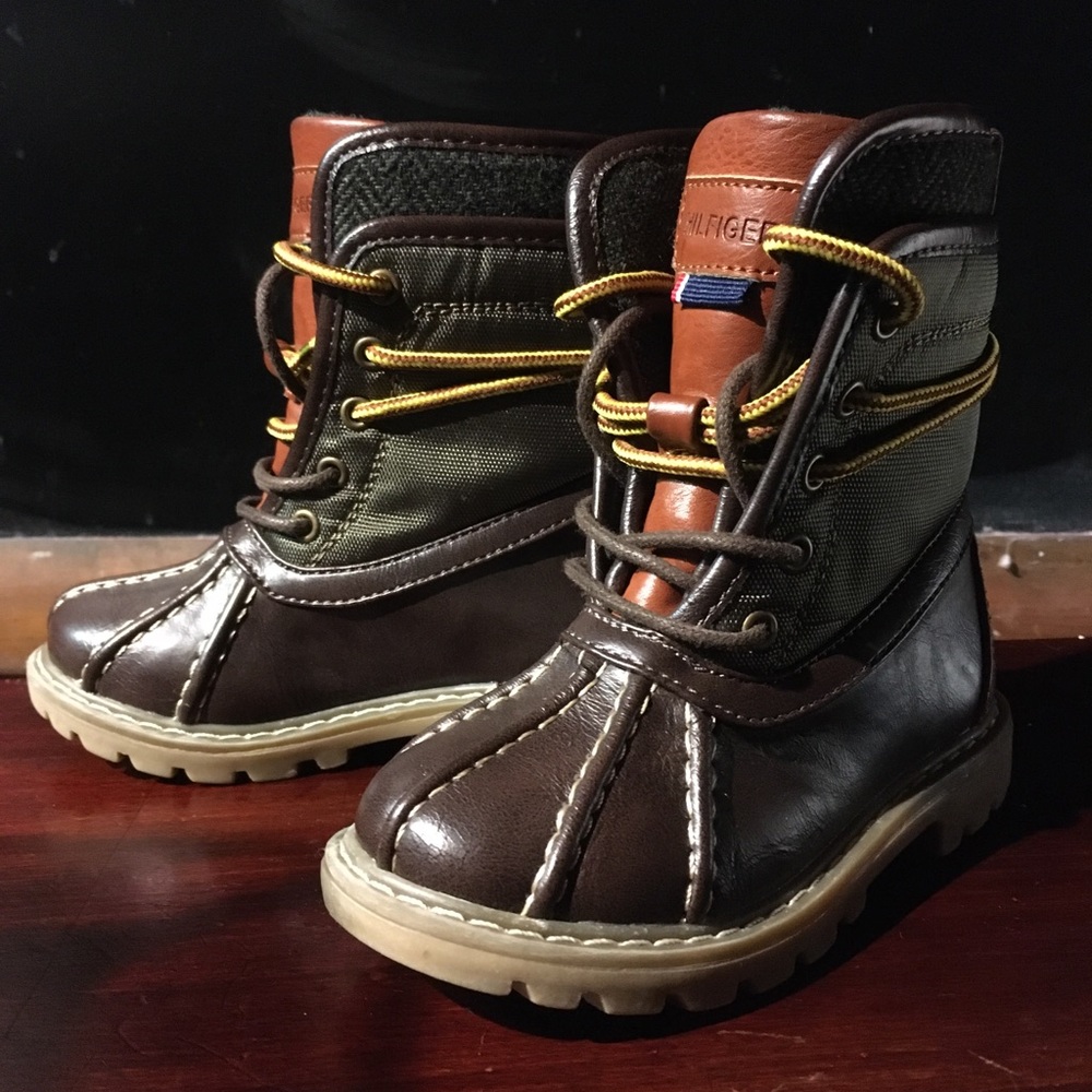 Tommy Hilfiger winter boots